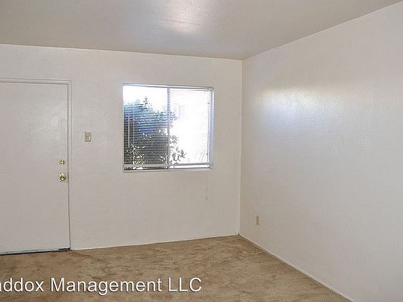 3rd image of 1024 Madeira Dr SE