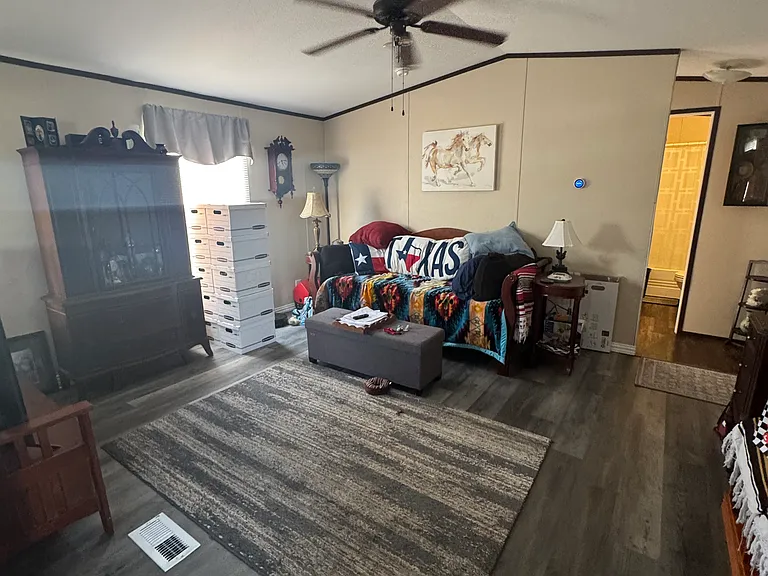 6400 Private Road 2598 — Photo 8