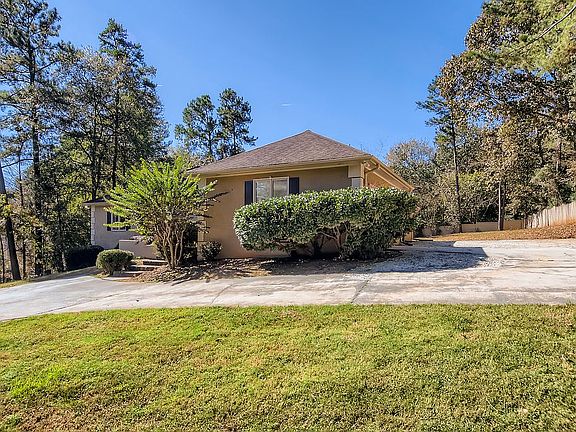 4th image of 2667 Harvest Dr SE