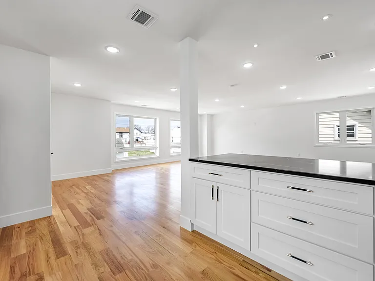 270 Lafayette Ave #2 — Photo 17