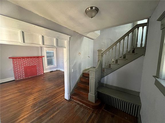 2nd image of 2710 Indiana Ave
