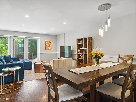 5th image of 905 W Essex Pl