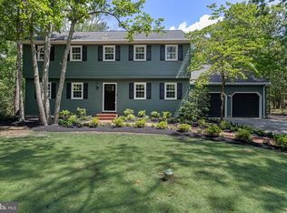 2 Woods Edge Ct, Medford, NJ 08055