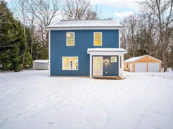 15 Winter Street, Buxton, ME 04093