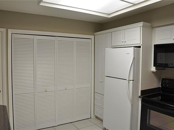 5th image of 4154 Pinelake Ln APT 201