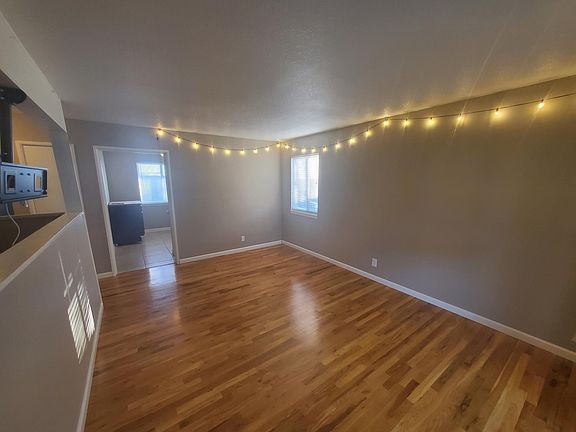 5th image of 9433 Ballentine St