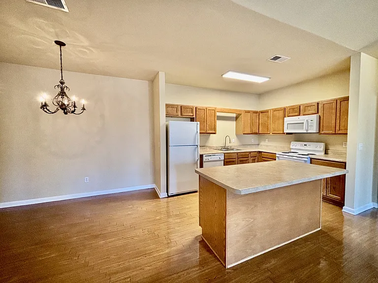 Arbor Place Apartments — Photo 44