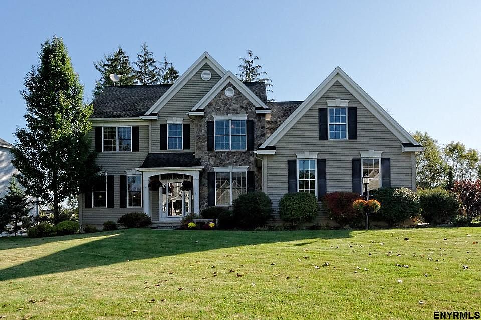 1st image of 9 Fairview Ln
