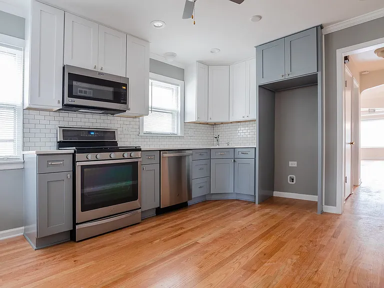 5430 W Berteau Ave #1 — Photo 10