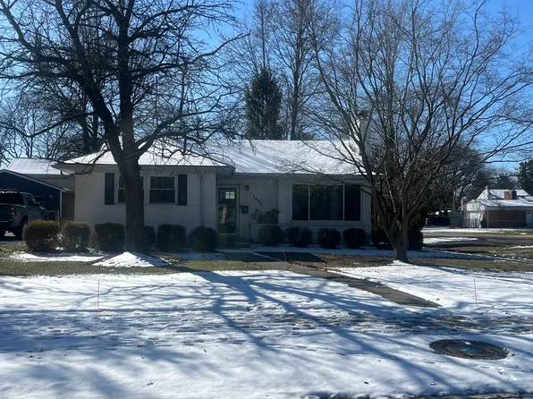 15859 Buckingham Ave, Beverly Hills, MI 48025