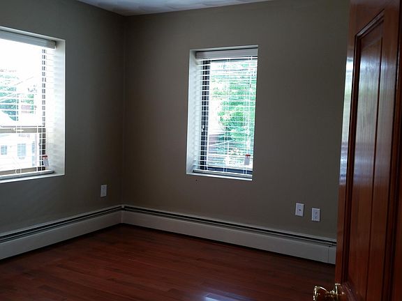 4th image of 1291 Plainfield St #3