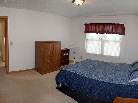 5th image of 9174 Windy Creek Dr