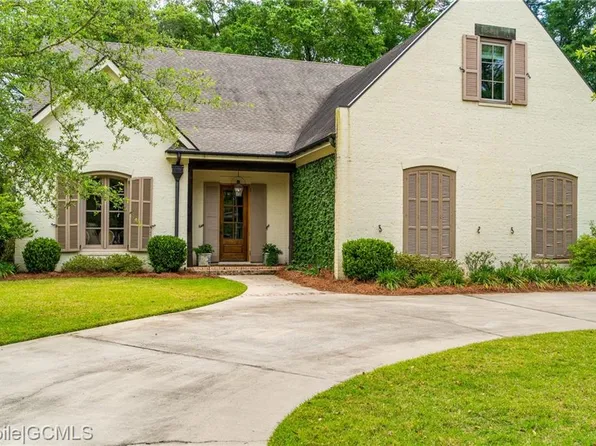 225 Lakewood Dr E, Mobile, AL 36608