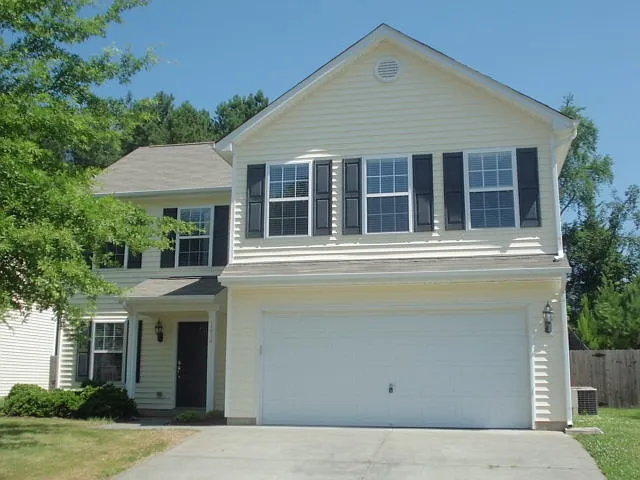 3 bed, 2.5 bath, 1847 sqft, $2,075 — Photo 1