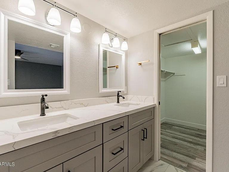 2318 E Lupine Ave — Photo 43