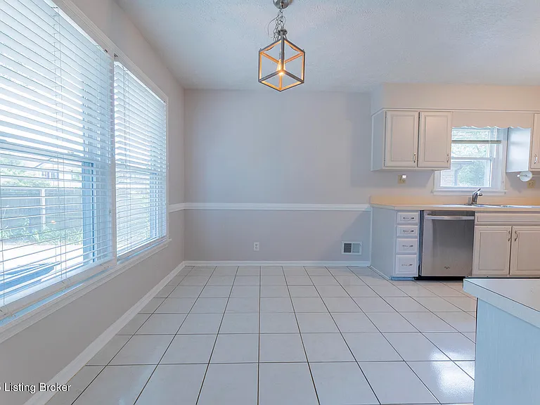 2901 Creekside Dr — Photo 12