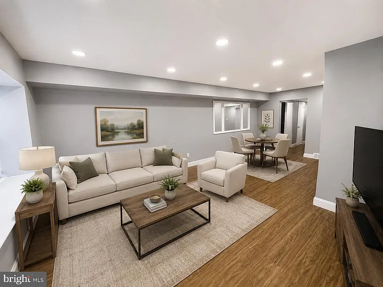 2216 Hoffnagle St — Photo 1