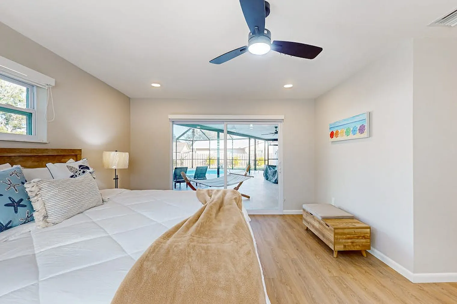 3 bed, 2.0 bath, 2303 sqft, $2,978 — Photo 3