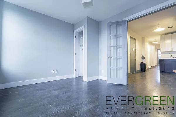 Rented by Evergreen Apartments BK | media 5