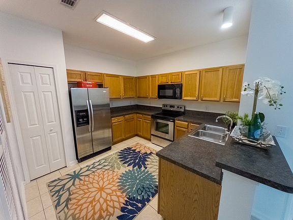 5th image of 6860 Skaff Ave Unit 8