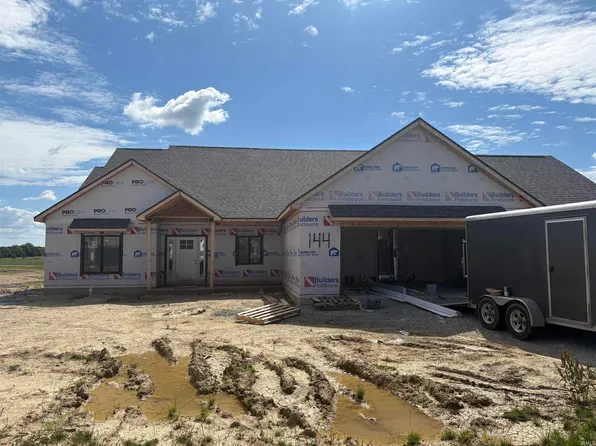 2220 Golfview Dr, Auburn, IN 46706