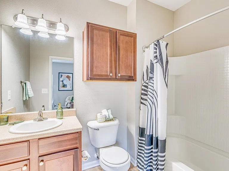 Vintage Retreat Apartments — Photo 8