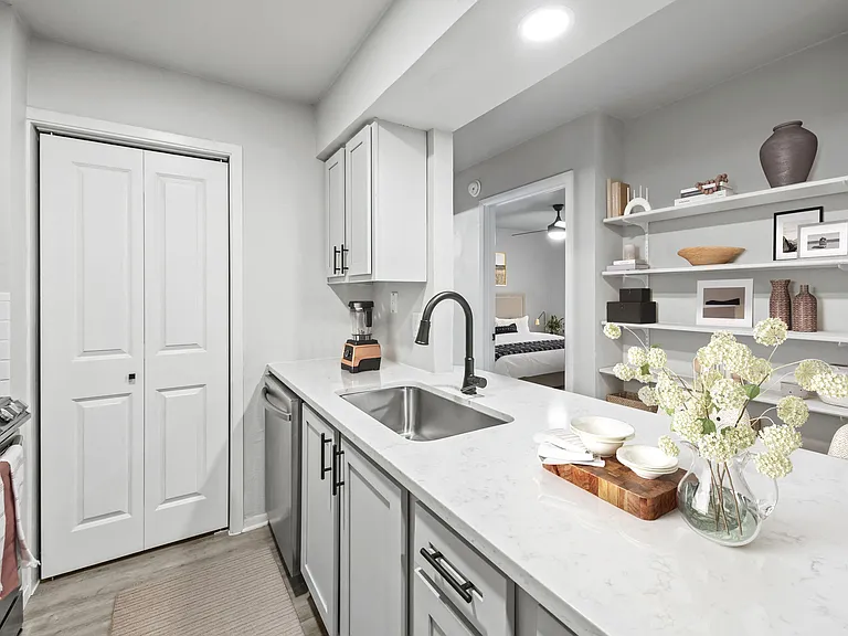 A2 Platinum Upgrade | 1 Bed / 1 Bath | 603 Sq Ft
