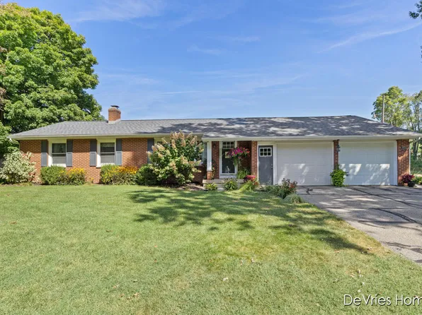 487 Barry St SW, Grandville, MI 49418