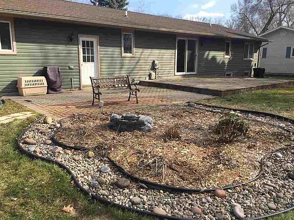 3rd image of 45989 Brentwood St