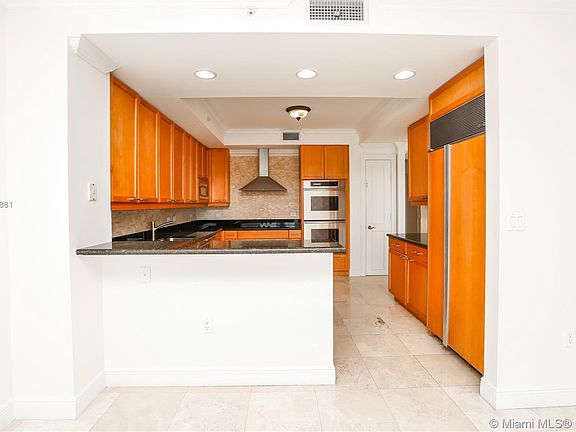 5th image of 3201 NE 183rd St APT 1902