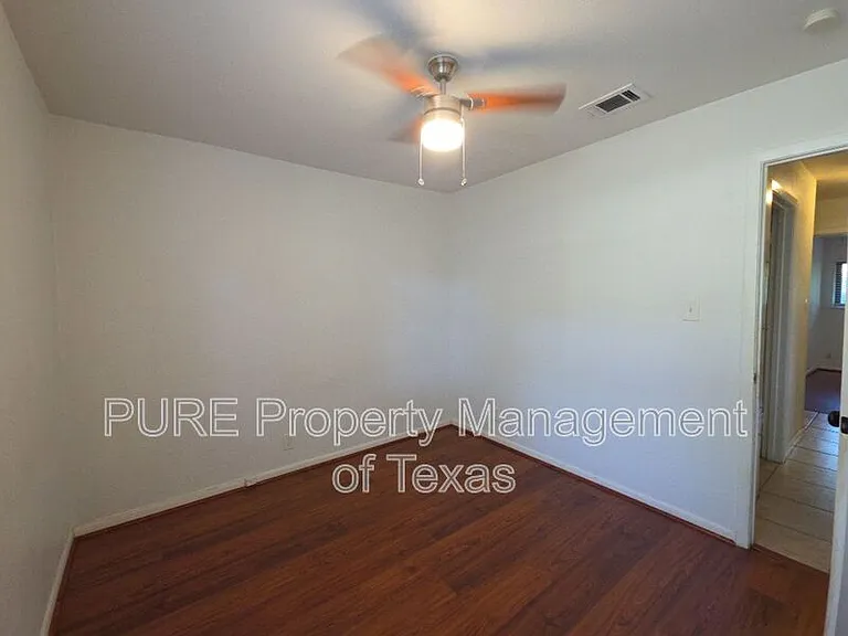 3000 Lakeside Dr — Photo 38