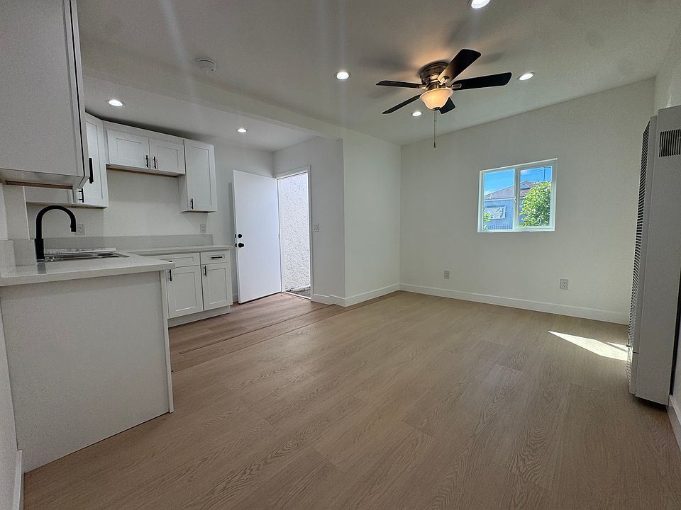1st image of 2669 Clyde Ave #1/4