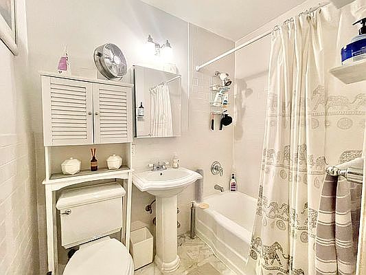 2nd image of 1984 2nd Ave #3R
