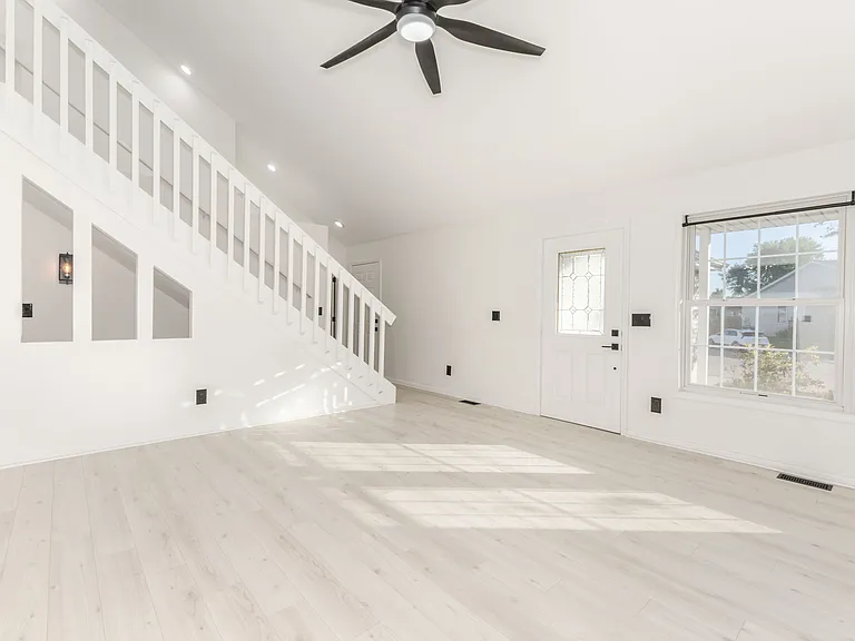 613 Wulbrun Dr — Photo 2