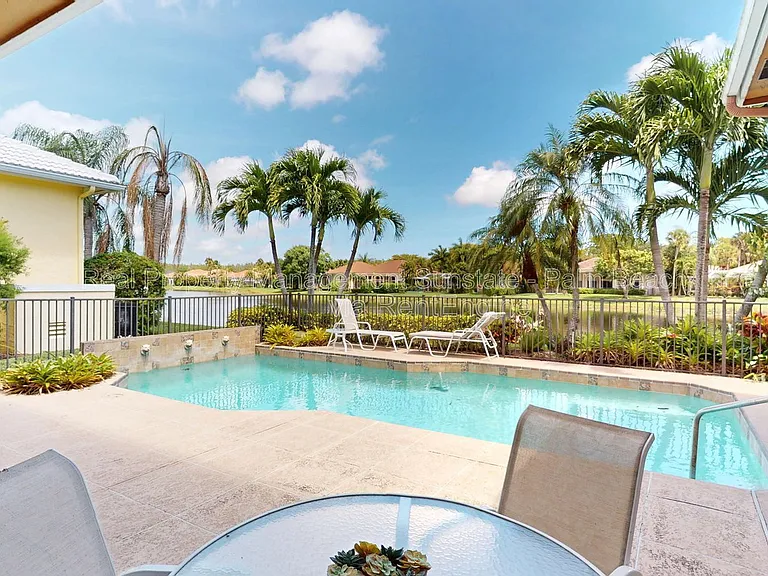 71 Cayman Pl — Photo 41