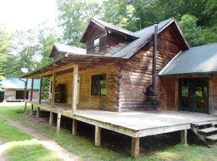 741 Frozen Crk, Raccoon, KY 41557