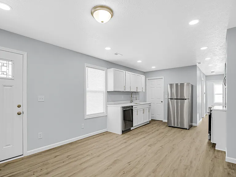 263 S Dearborn St — Photo 4