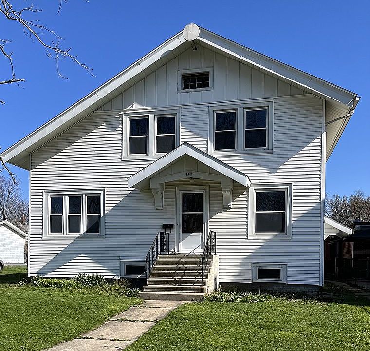 1st image of 120 E 11th St