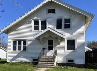 120 E 11th St, Gibson City, IL 60936