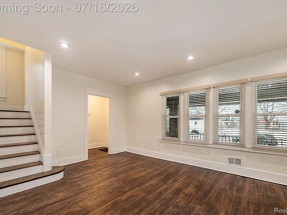 4th image of 3038 Vicksburg St