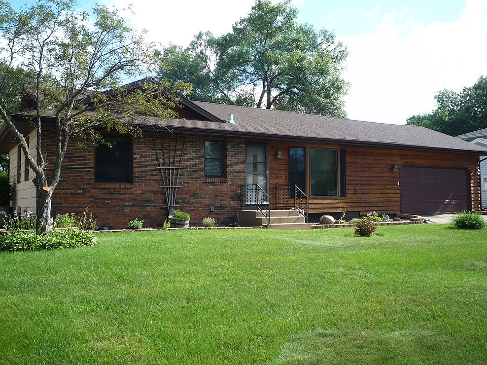 1st image of 661 114th Ln NE
