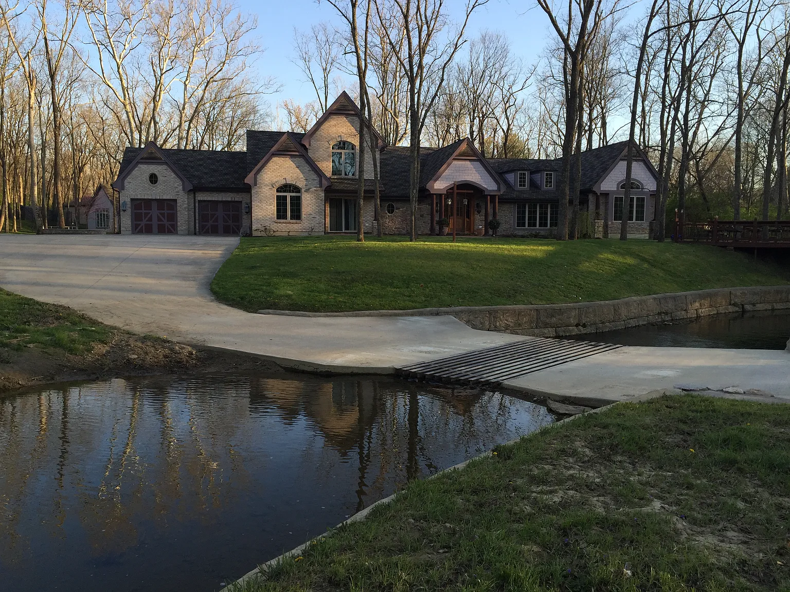 7 bed, 5928 sqft, $8,000 — Photo 1
