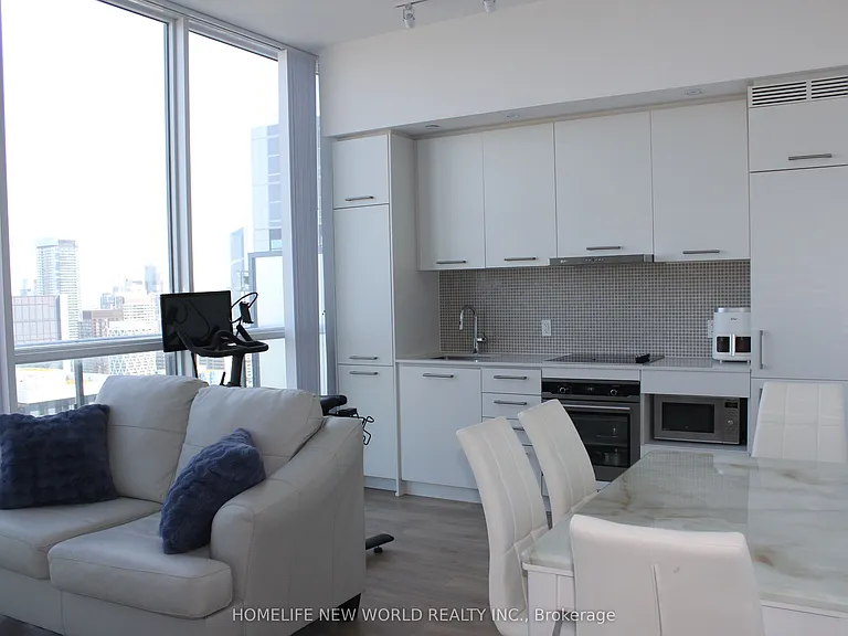87 Peter St #Penthouse 106 — Photo 9