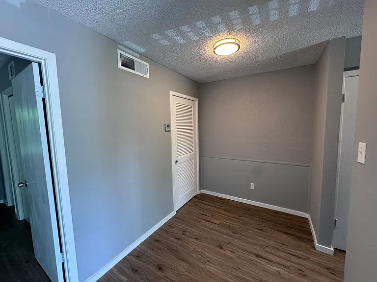 309 E Dean Ave #2 — Photo 6