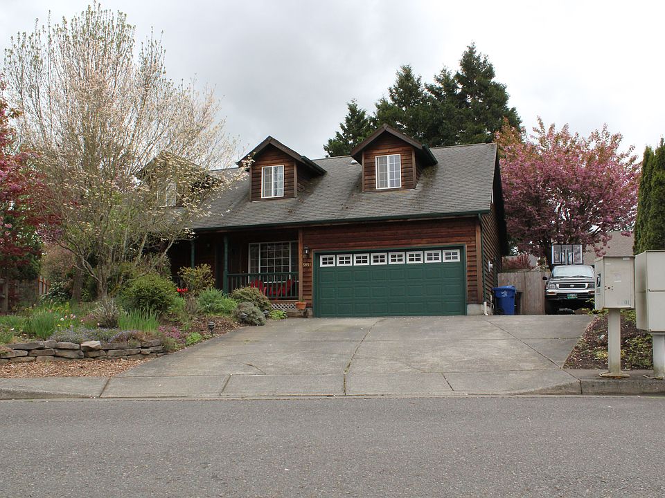 Corner Lot on a Loop RV capable driveway