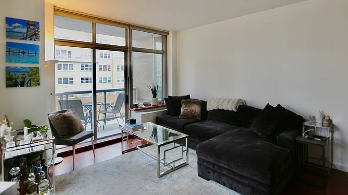 Rented by Luxus Manhattan Realty | media 1