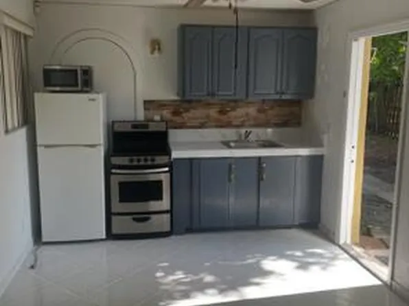 660 Long Island Ave, Fort Lauderdale, FL 33312