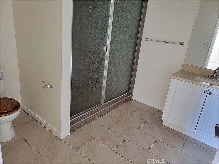 9126 Langdon Ave #303 — Photo 9