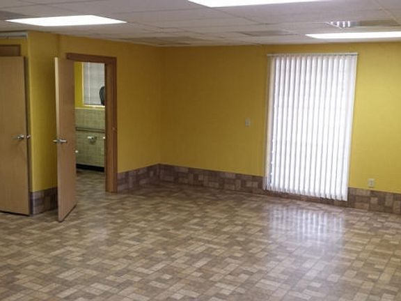 5th image of 1667 E Monument Plaza Cir