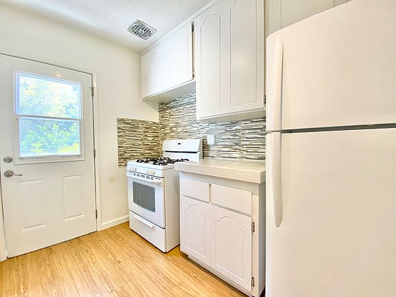 2nd image of 1830 N La Brea Ave APT 5